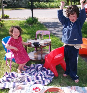 Yard picnic, 2011