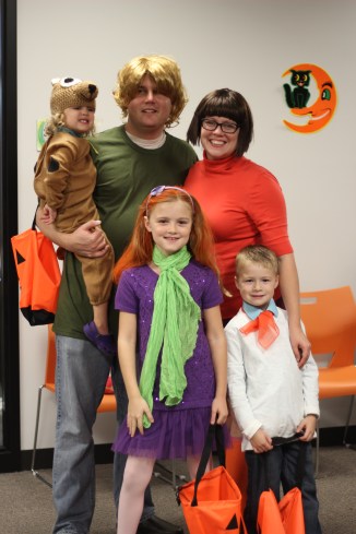 The Pimental Family dressed up as the cast of Scooby Doo